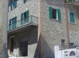 Casa di Fabio โรงแรมที่มีที่จอดรถในPozzo