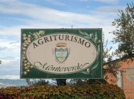 Agriturismo Monteverde, smještaj na farmi u gradu 'Castelnuovo Magra'