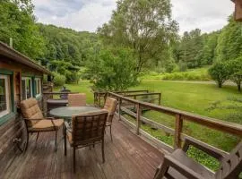 1 Bed 1 Bath Vacation home in Sylva