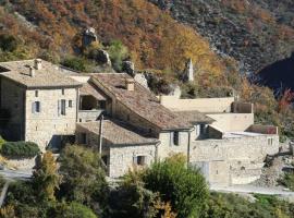 Mas 20 personnes en Drôme provençale, région de Nyons, feriebolig i Chaudebonne