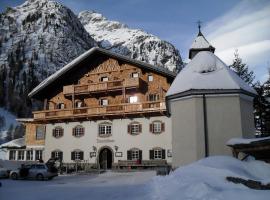Matreier Tauernhaus: Matrei in Osttirol şehrinde bir otel