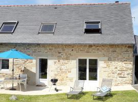 Maison sur jardin clos au calme à la campagne et proche des plages, hotel a Mahalon