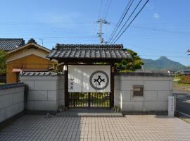 BED N CHILL Shippoya 七宝屋, hotel near Zentsu-ji Temple, Mitoyo