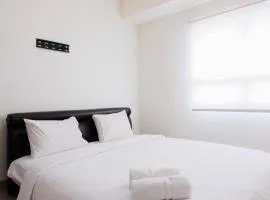 Simply Furnished 1BR at Paramount Skyline Apartment By Travelio