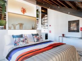 Pgrhome Luxury Apartments Coral Loft Venice: Venedik'te bir lüks otel