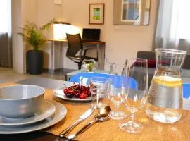Casa25- Convenient location to Miland Centre & Como Lake!
