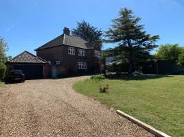 Picaroons - Friendly Bed & Breakfast Quiet with ample off-street parking