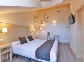 Hostal La Chata by Vivere Stays, place to stay in La Granja de San Ildefonso