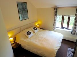 Swallow Cottage at Duffryn Mawr Cottages, pet-friendly hotel in Hensol