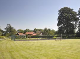 Partridge Lodge Self Catering houses, hotel with parking in Woodbridge