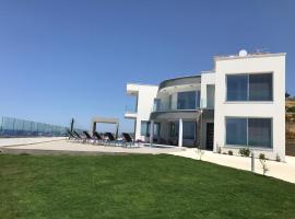 Elite Sea View Villa, hotel em Pomos