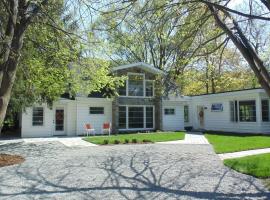 Carriage House On Kent, bed and breakfast en Niagara-on-the-Lake