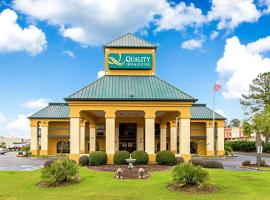Quality Inn & Suites Civic Center, motel in Florence