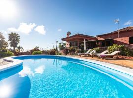 Home2Book Luxury Villa Luna de Tacoronte Pool、サン・クリストバル・デ・ラ・ラグーナのラグジュアリーホテル