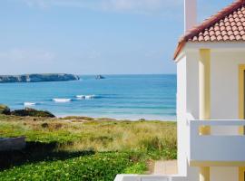 Casa Pedro - Baleal beach, Balcony, Pool, hotel en Baleal