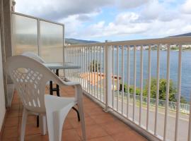 Apartamento Corcubion Playa de Quenxe, hotelli kohteessa Corcubión