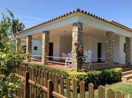 Villa Maria, Terrace & Pool，聖馬丁安普雷斯的海濱度假屋