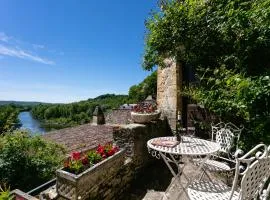 Au coeur de Beynac, maison authentique avec vue magique sur la rivière