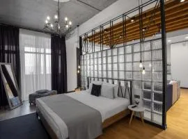 RIS Dalma Collection Yerevan、エレバンにあるズヴァルトノッツ国際空港 - EVNの周辺ホテル