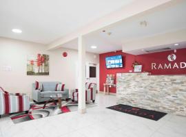 Ramada Limited 100 Mile House, hotel di One Hundred Mile House