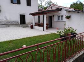 Holiday Home Magdalena, hotel with parking in Pićan