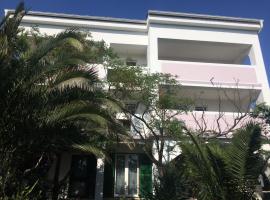 Apartments MiaMaja, hotel v Novalji