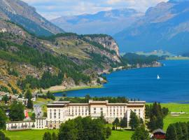 Maloja Palace Residence Engadin-St Moritz CO2-Neutral, apartament cu servicii hoteliere din Maloja
