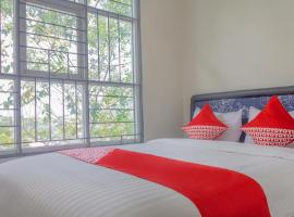 OYO 39077 Guesthouse, hotel in Cilandak