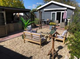 bungalow Onder de iep, cabin in Ermelo