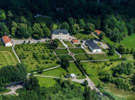 Hedenlunda Slott, hotel v destinaci Flen