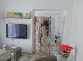 APARTAMENTO APODACA, hotel familiar en Cádiz