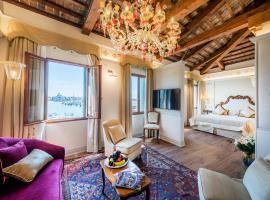 Monaco & Grand Canal, luxusn&yacute; hotel v Ben&aacute;tkach