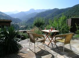 Apartamento Olmares Picos de Europa - 4 personas、Lomeñaのアパートメント