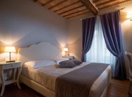 Le Camere Del Ceccottino, guest house in Pitigliano