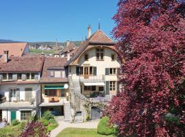Magnifique maison vigneronne avec grand jardin, Ferienhaus in Auvernier