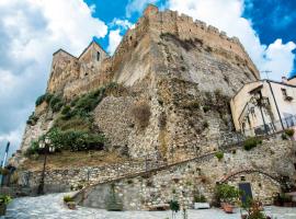 Casa castello: Rocca Imperiale'de bir konukevi