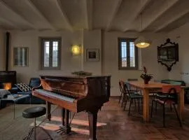 Accogliente ed elegante villa storica con stufa e giardino privato