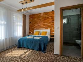 Residence Rooms Bucovina, 3 žvaigždučių viešbutis mieste Kimpulung Moldoveneskas