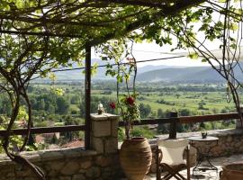 Small Stone Maisonette 1, vacation home in Lílaia