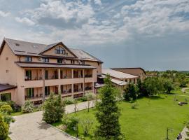 Club Insieme Grand Resort, hotel in Potlogi