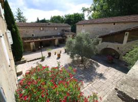 Logis Hôtel Restaurant Gîte La Bastide du Vébron, hôtel à Grospierres