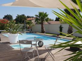logement ensoleillé: Cardet şehrinde bir otel