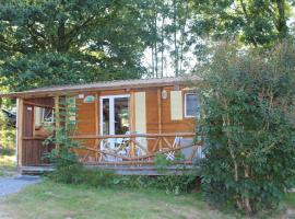 Camping la Chevauchée, holiday rental in Bussière-Dunoise