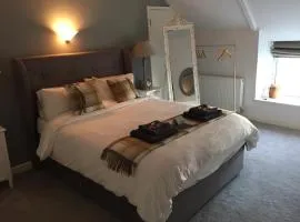 The Golden Mile Country Inn