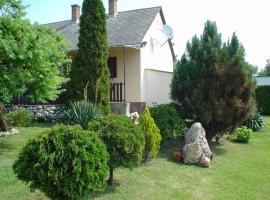 Örökzöld Apartmanok Balatonfenyves, hotel i Balatonfenyves