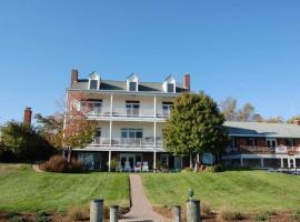 Blue Heron Inn - A Bed and Breakfast LLC, pet-friendly hotel in Solomons