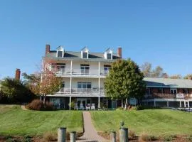Blue Heron Inn - A Bed and Breakfast LLC