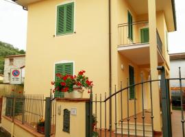 Villa Margherita - Comfort house, semesterhus i Massarosa