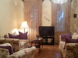 Marinas Guesthouse, hotel a Kobuleti