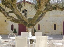 Domaine St Gilles, hotel with parking in Baurech